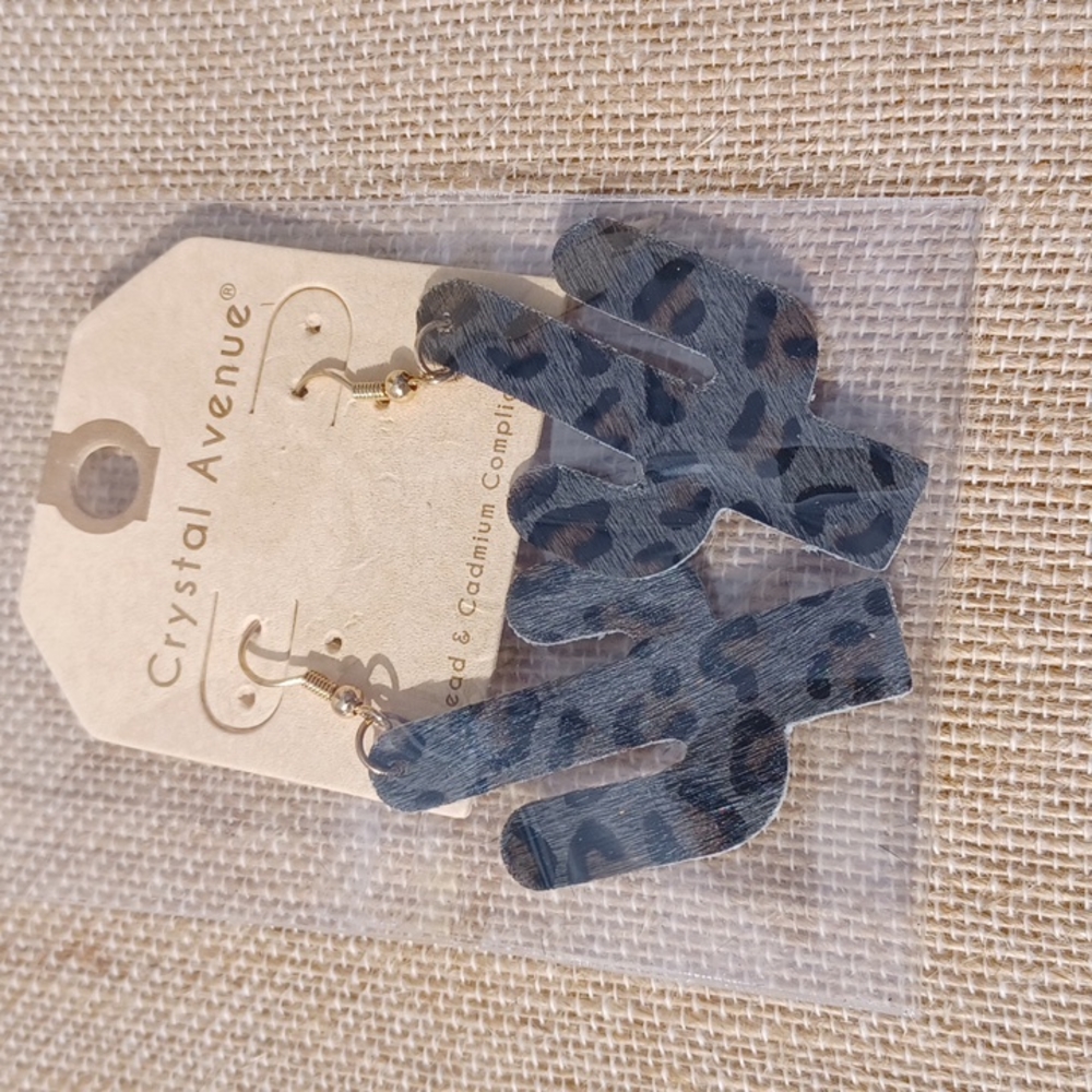 Leopard Cactus Earrings - Picture 2 of 3